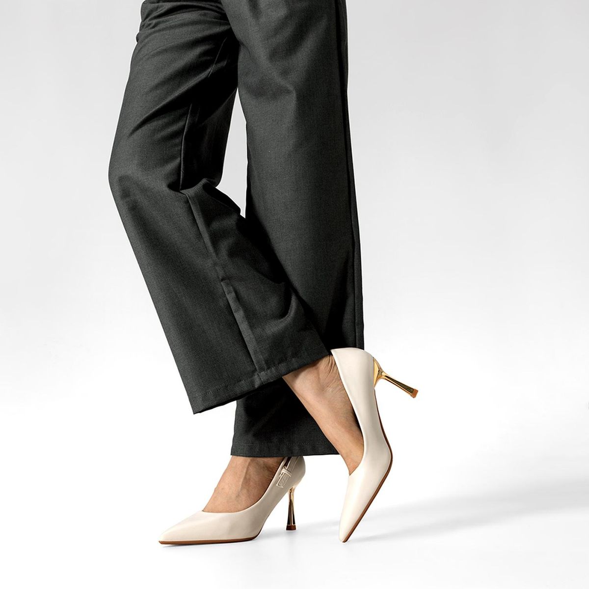 WEIDE - Zapato Taco Alto Formal Simil Charol Mujer Weide GHE38