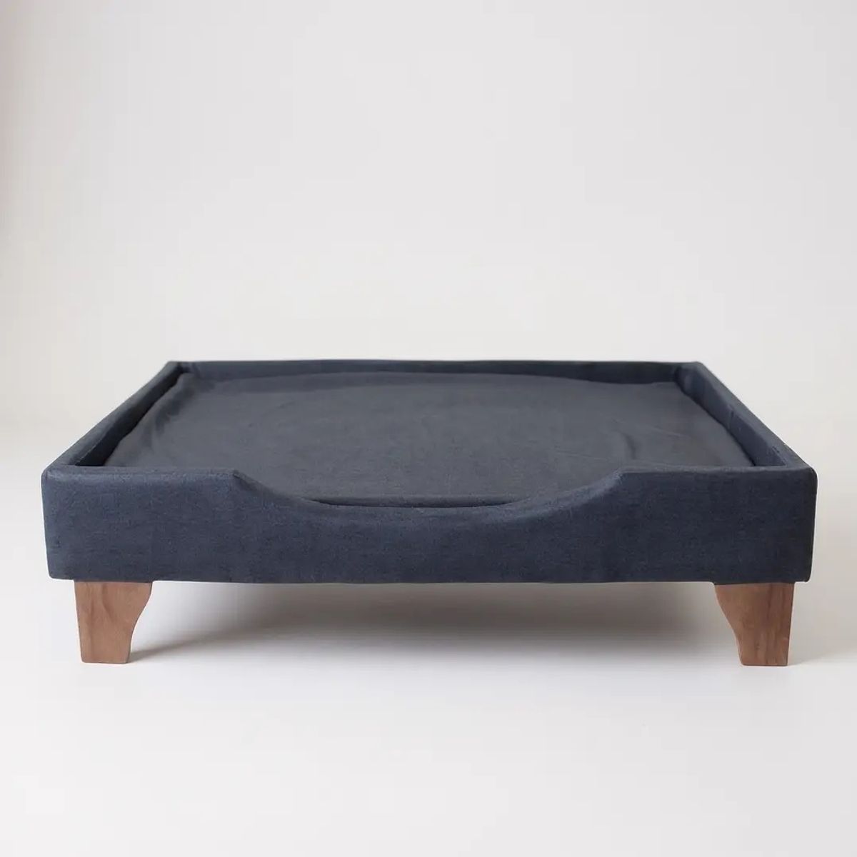 BLOCCARE - Cama de Mascotas - Talla S (55x40 cm) / Patas De Madera 11 cm (Negro)