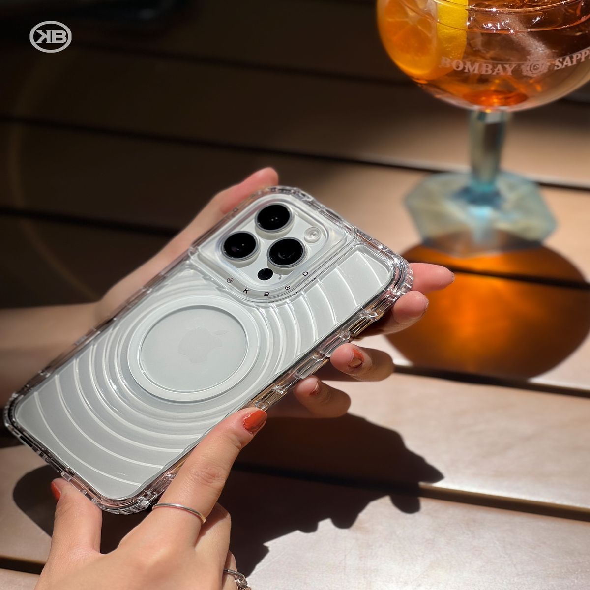 KBOD - Carcasa Kbod Urban Play Case Magnetic Para iPhone 13 y 14 Blanco