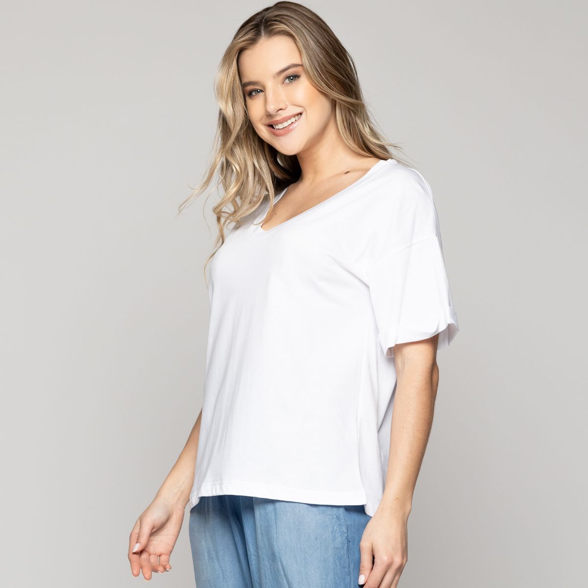 LINEATRE - Polera Mujer Básico Ornella Escote V Blanca Lineatre