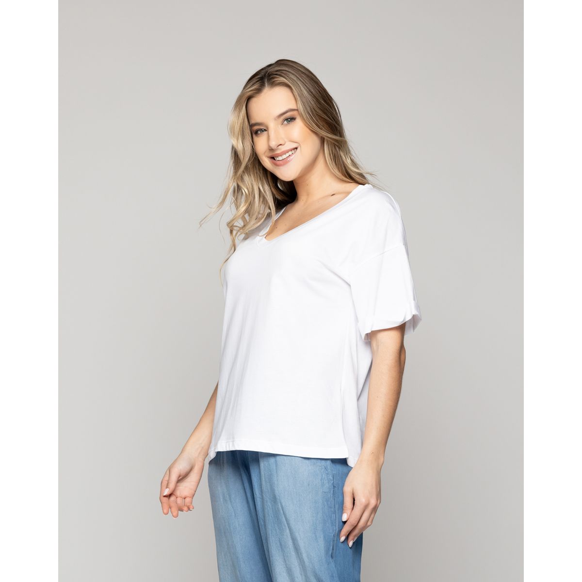 LINEATRE - Polera Mujer Básico Ornella Escote V Blanca Lineatre