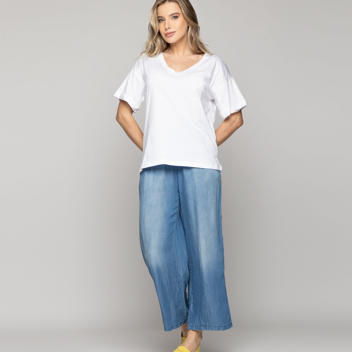 LINEATRE - Polera Mujer Básico Ornella Escote V Blanca Lineatre