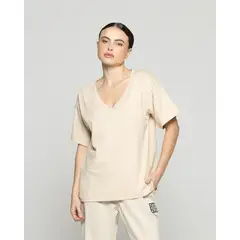 LINEATRE - Polera Mujer Básico Ornella Escote V Beige