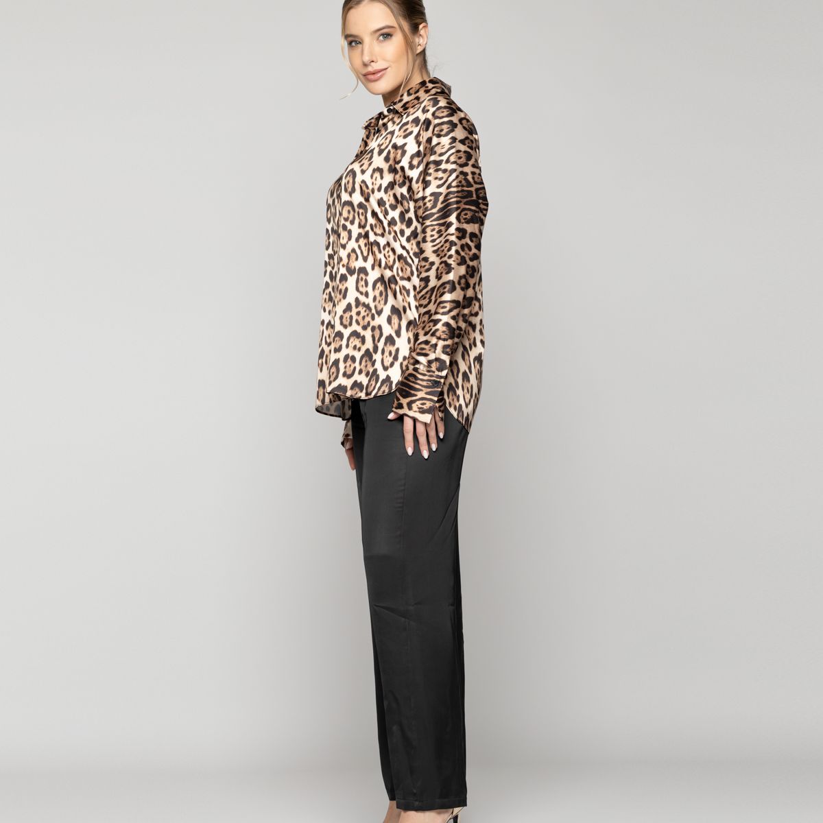 LINEATRE - Blusa Mujer Bonaria Satinada Con Estampado Leopardo  Lineatre