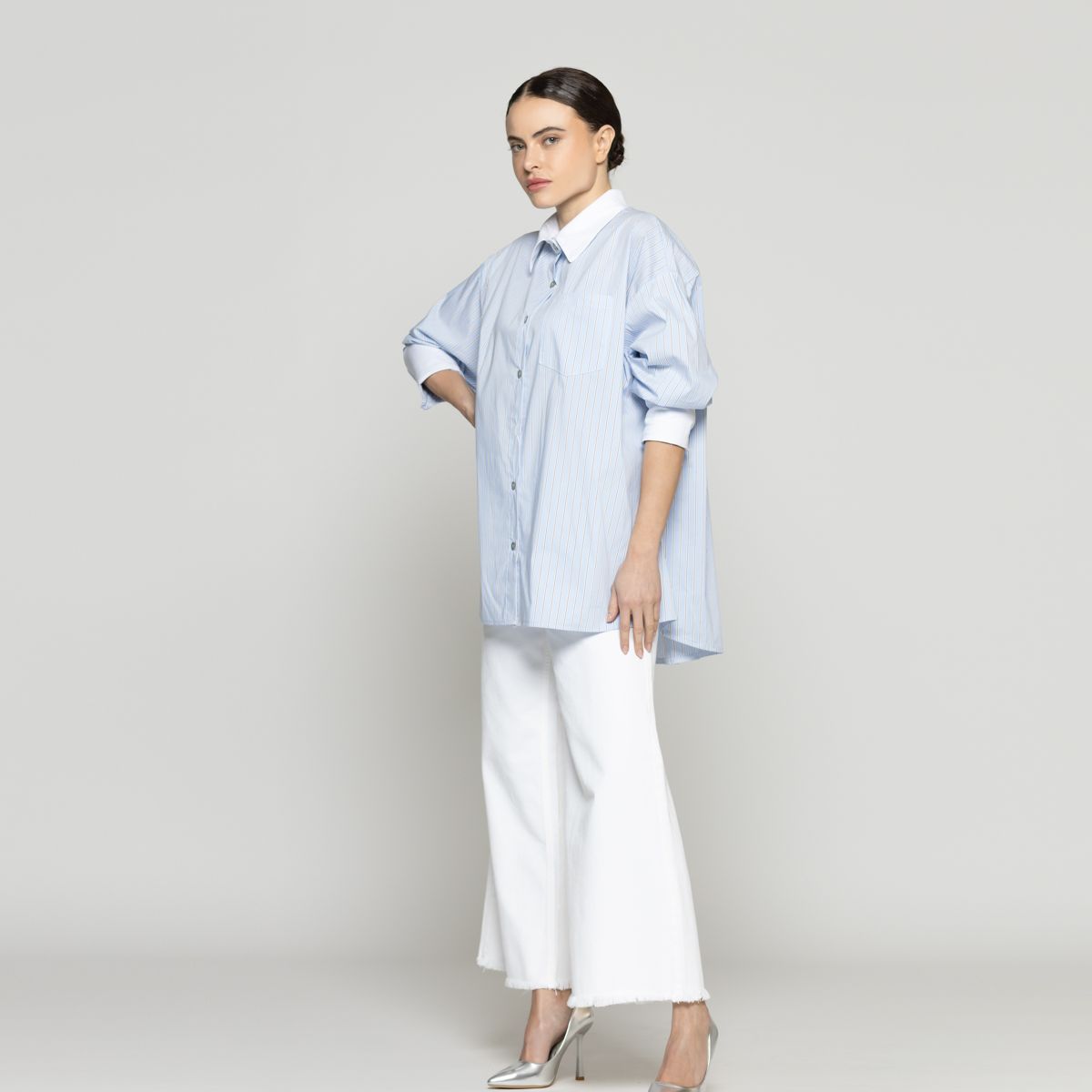 LINEATRE - Camisa Mujer Leila Oversize Con Cuello Y Puño Blanco A Rayas Celeste Lineatre