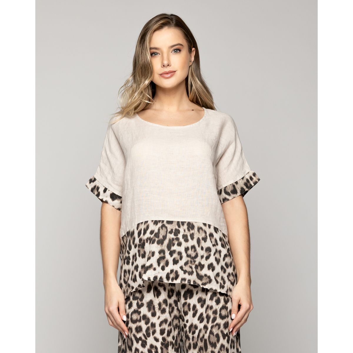 LINEATRE - Blusa Mujer Bettina De Lino Con Diseño Leopardo Café Lineatre