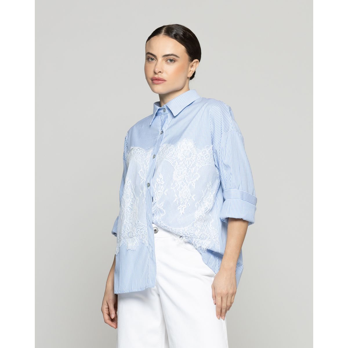 LINEATRE - Camisa Mujer Lara Con Encaje Y Rayas Celeste Lineatre