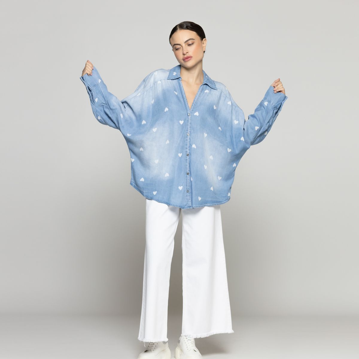 LINEATRE - Blusa Mujer Braya Camisera con Corazones Denim Desgastado Lineatre