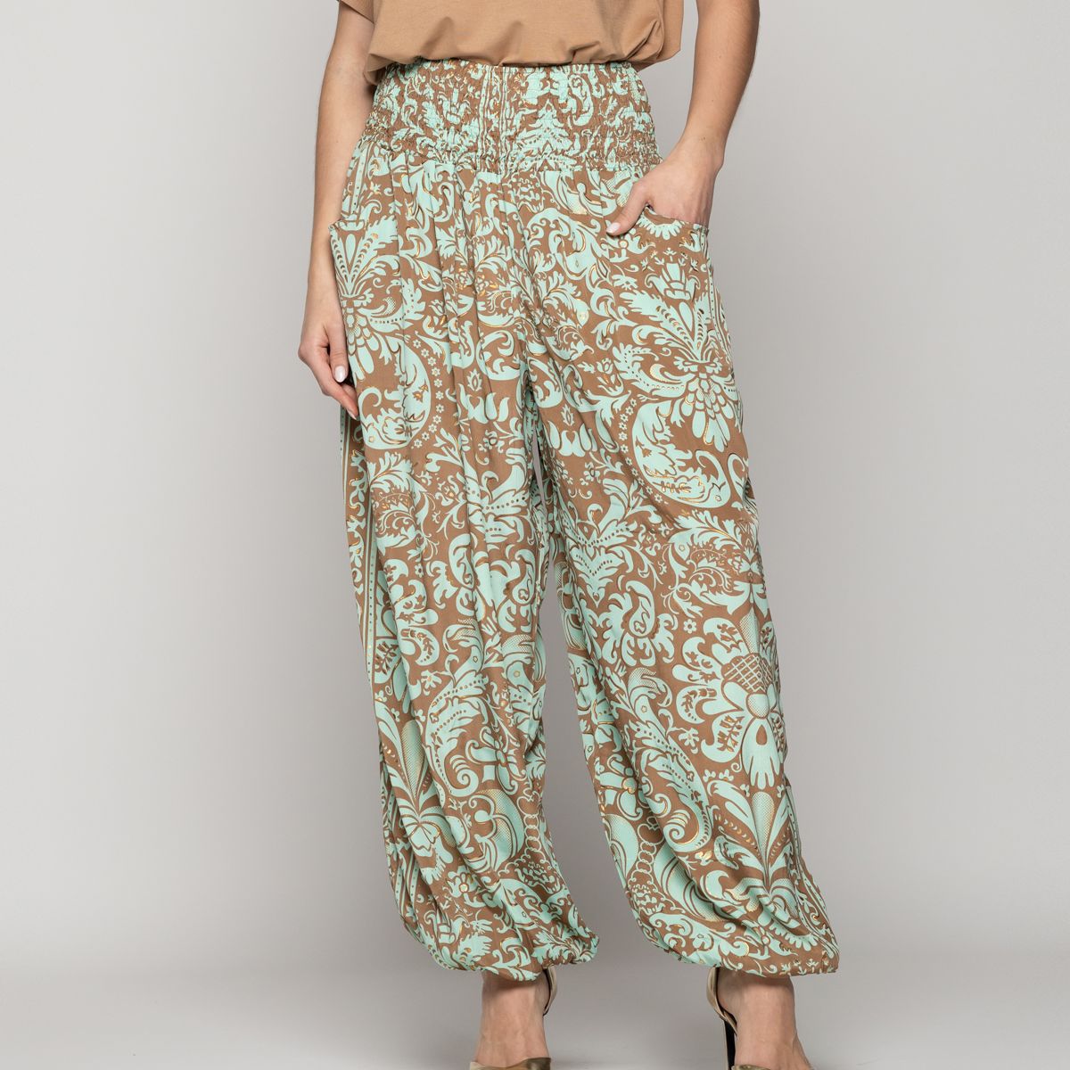 LINEATRE - Pantalón Mujer Bombacho Pierangela Estampado Camel Y Verde Agua Con Toques Dorados