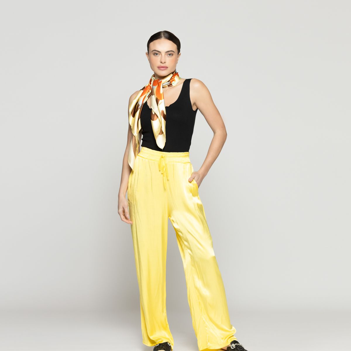 LINEATRE - Pantalón Mujer Priseline Satinado Amarillo Lineatre