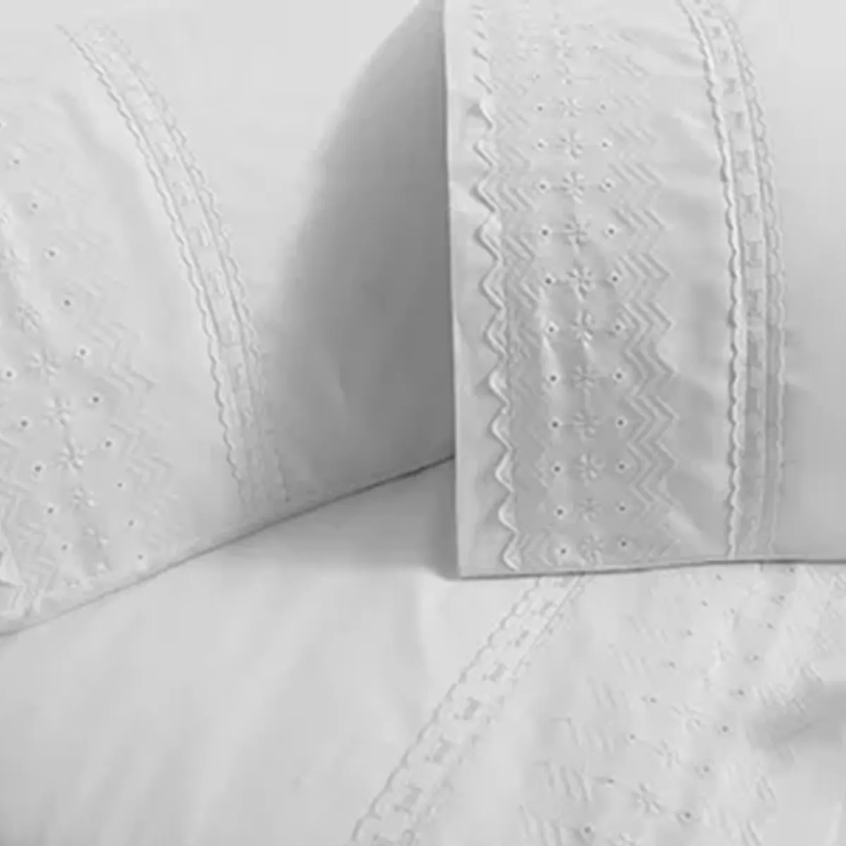 GENERICO - Kit sabanas y fundas broderie classic 144 hilos color blanco