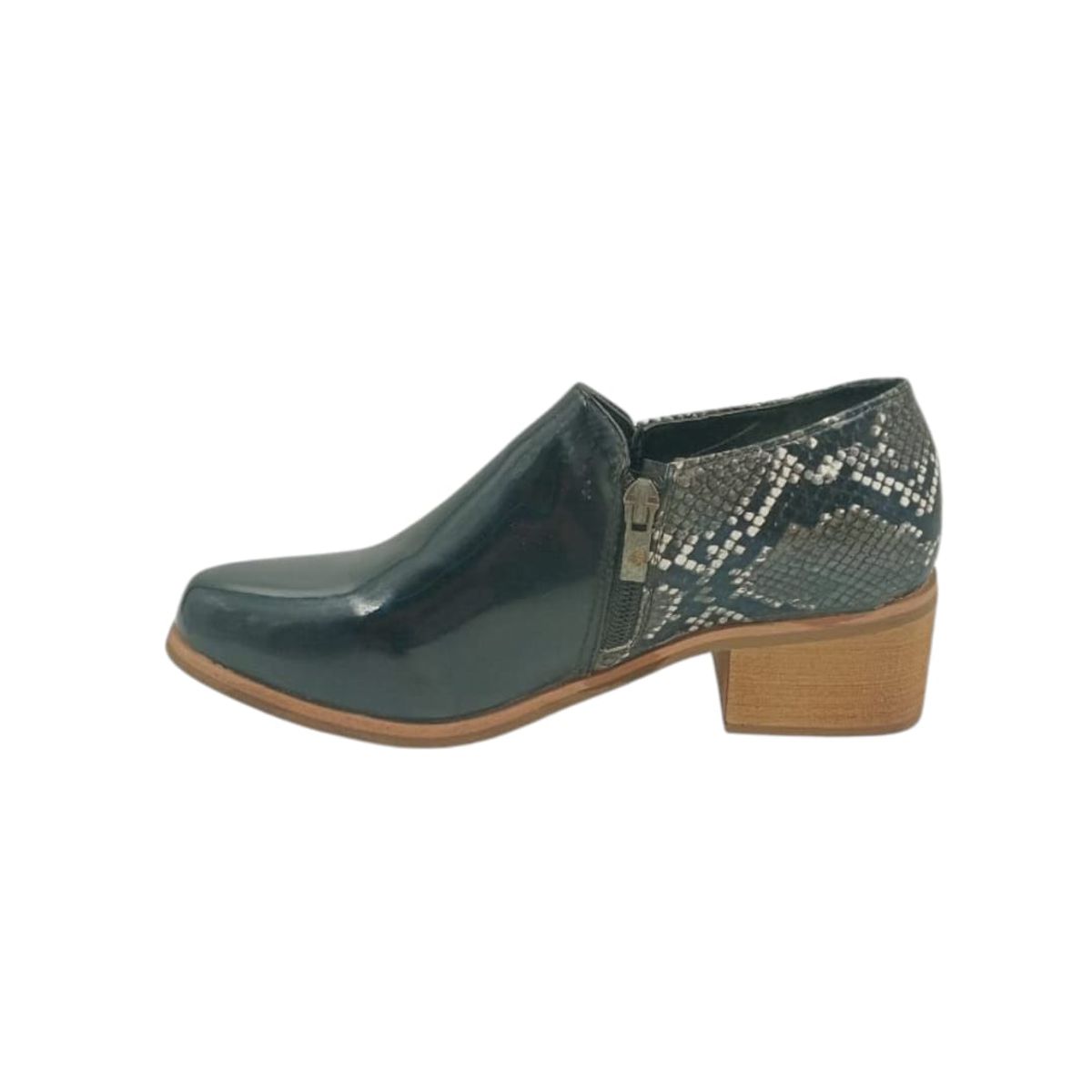 HERIEL - Zapato Negro Charol Mujer