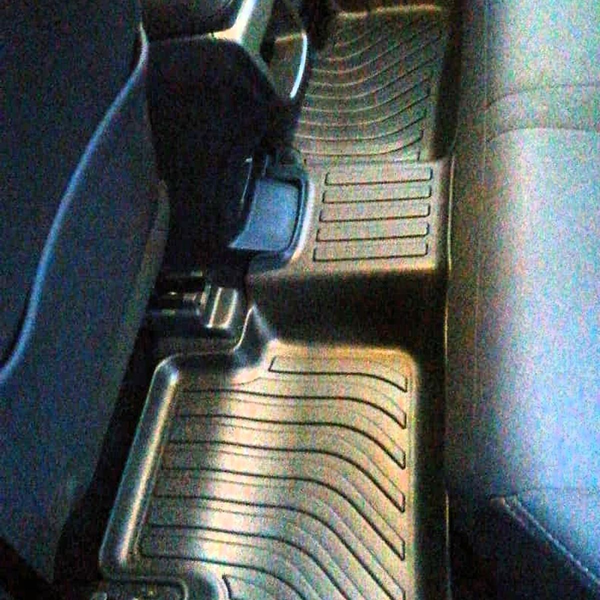 GENERICO - PISOS CALCE PERFECTO PROSPEEDY TOYOTA YARIS CROSS 3PIEZAS