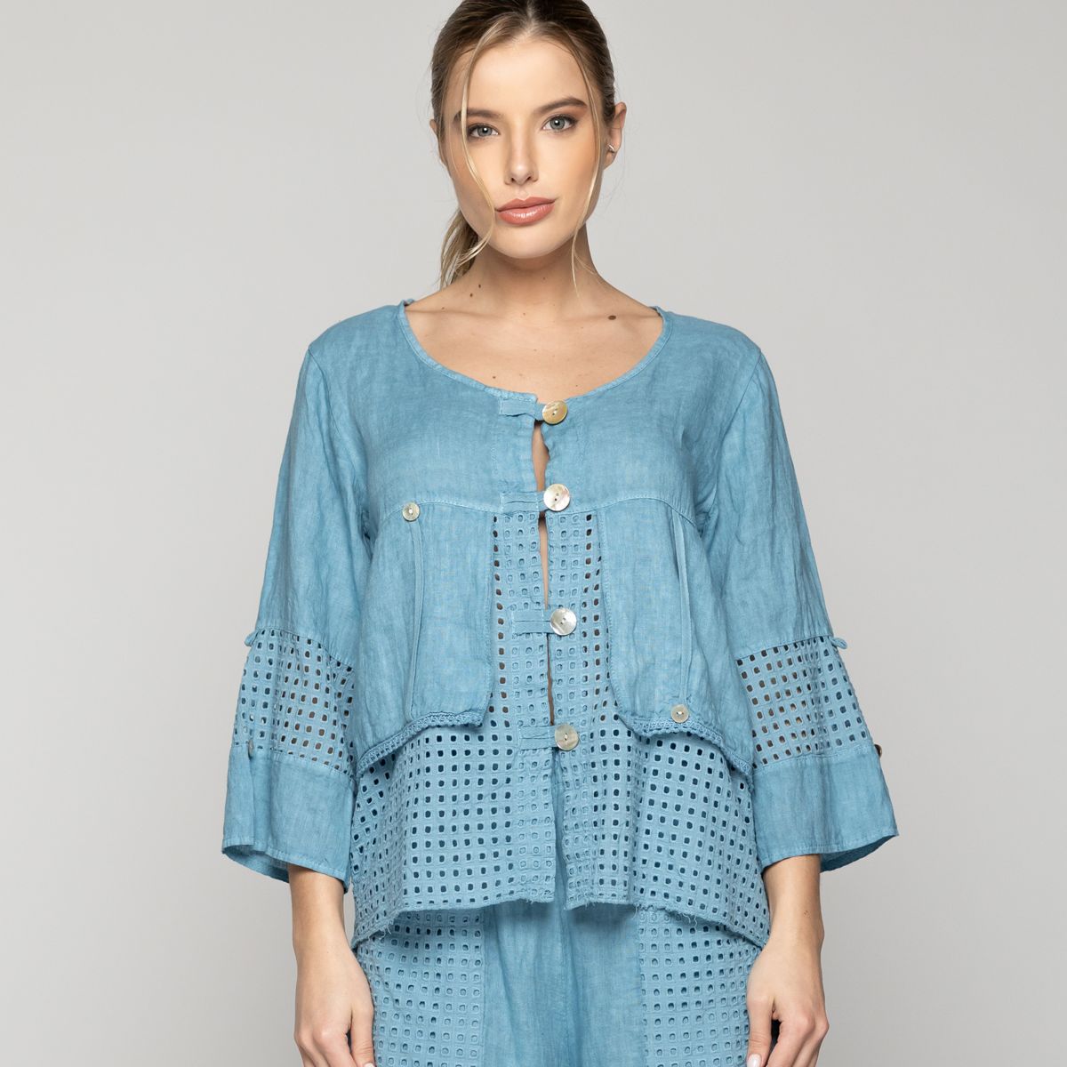 LINEATRE - Chaqueta Mujer Celestina De Lino Con Botones Y Detalles Calados Azul Lineatre