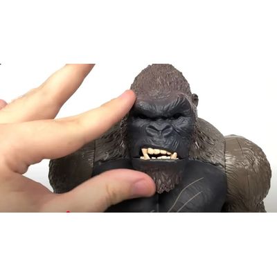 Imagen 2 del producto Godzilla Vs Kong Juguete Kong Monsterverse Sonido Luz 33 Cm
