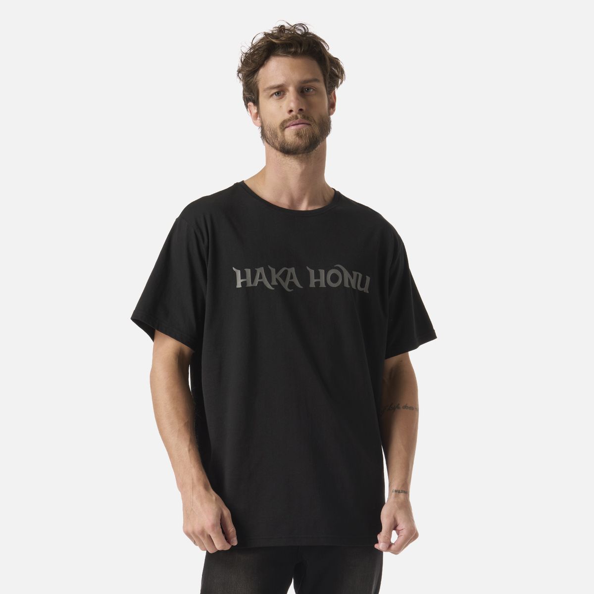 HAKA HONU - Polera Hombre Logo Negro Haka Honu