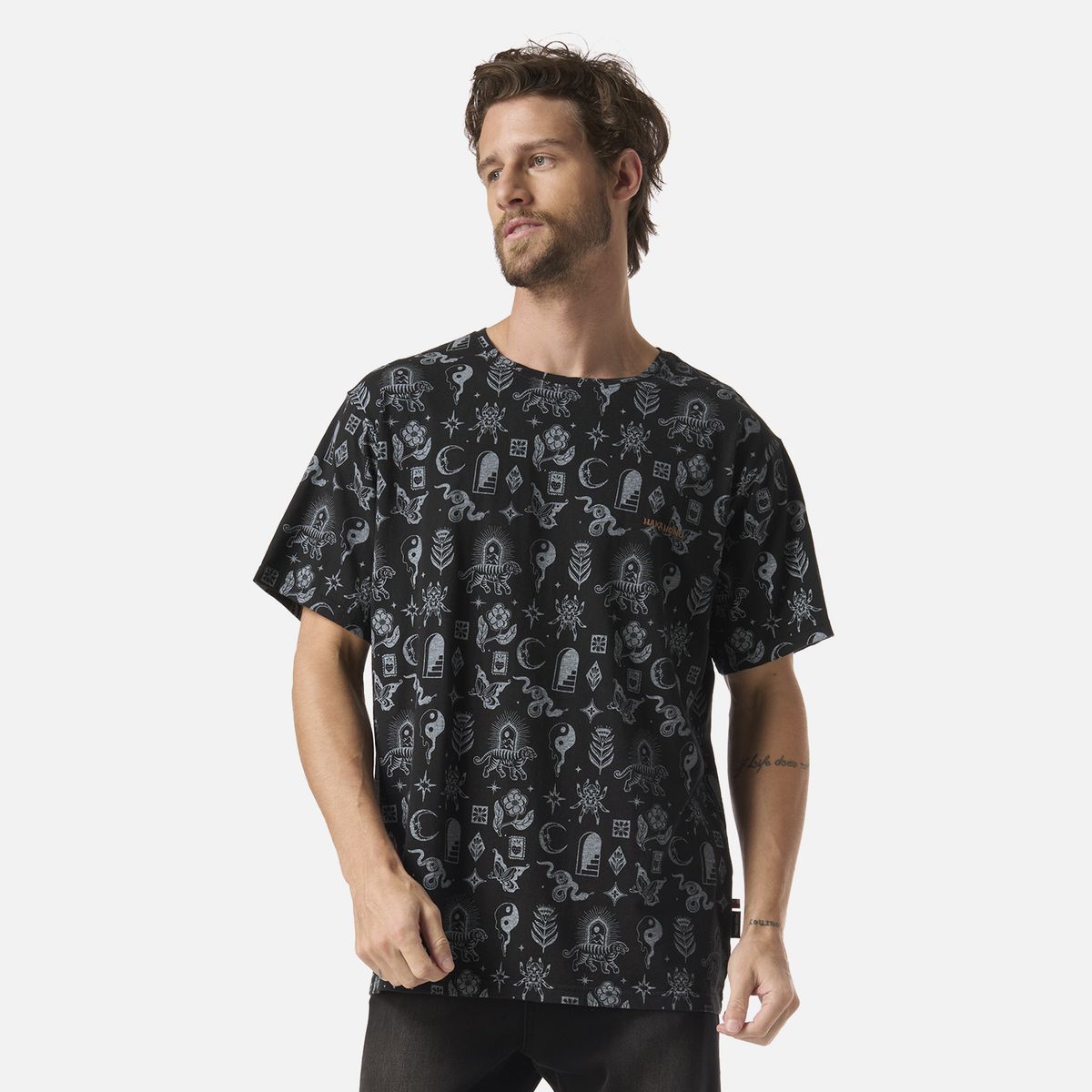 HAKA HONU - Polera Hombre Esoterica Print Negro Haka Honu