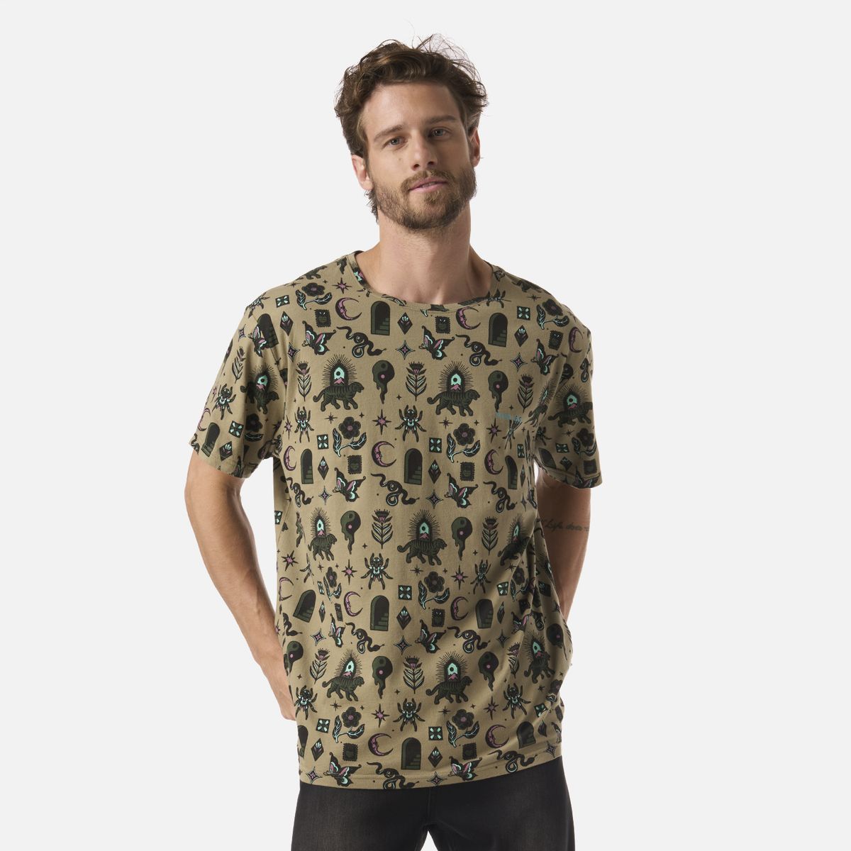 HAKA HONU - Polera Hombre Esoterica Print Verde Militar Haka Honu