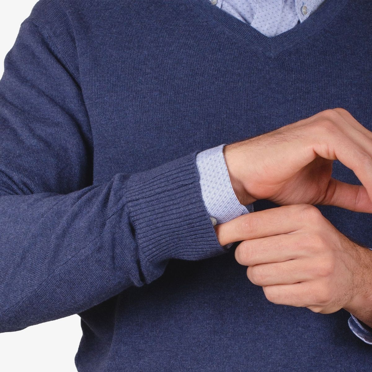 MOSS - Sweater cuello V Clásico