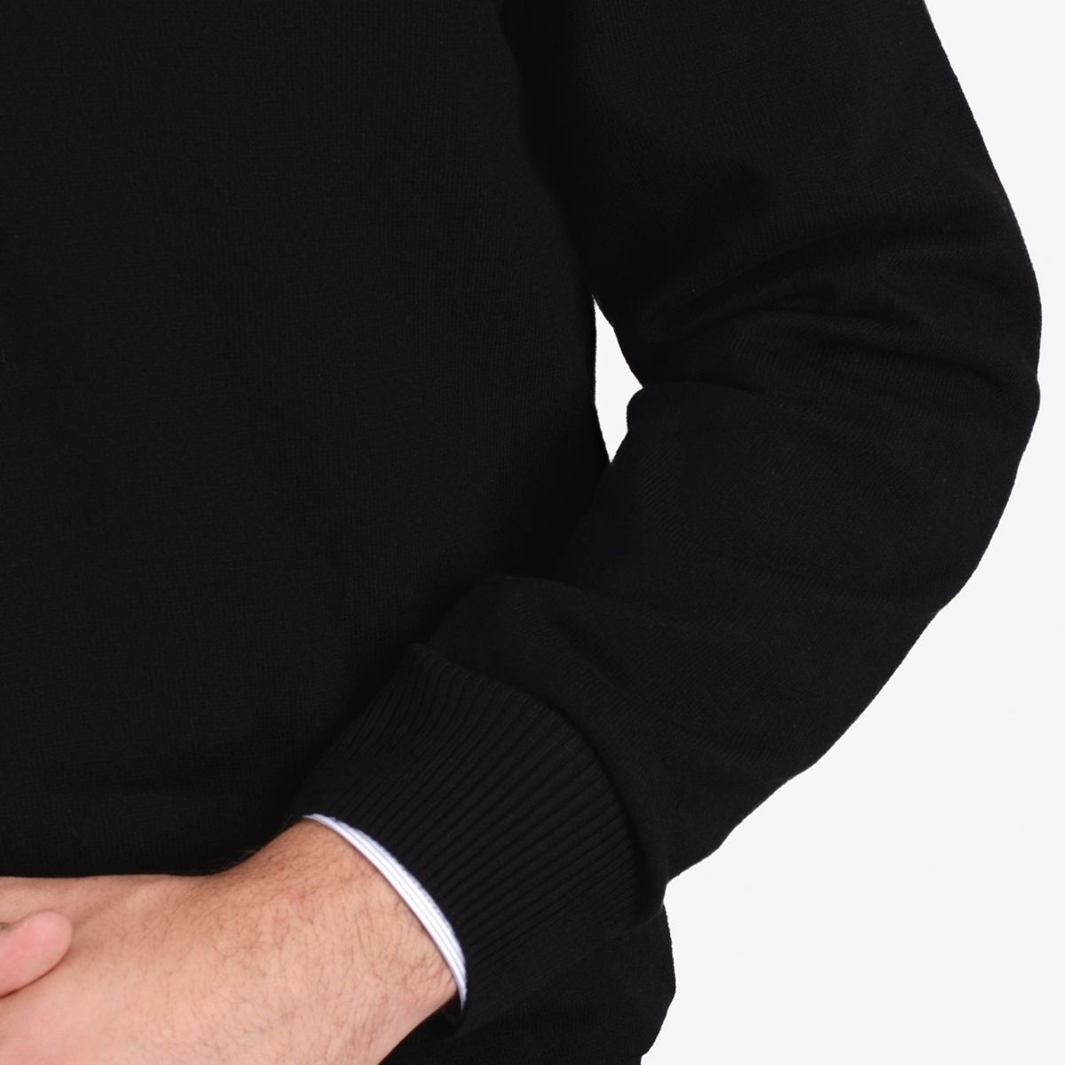 MOSS - Sweater cuello V Clásico