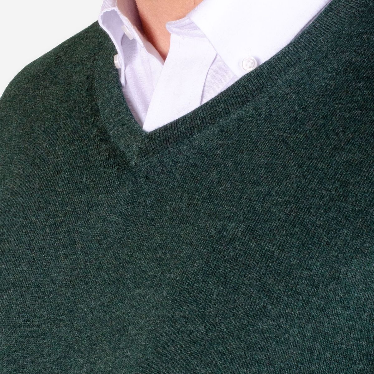 MOSS - Sweater cuello V Clásico