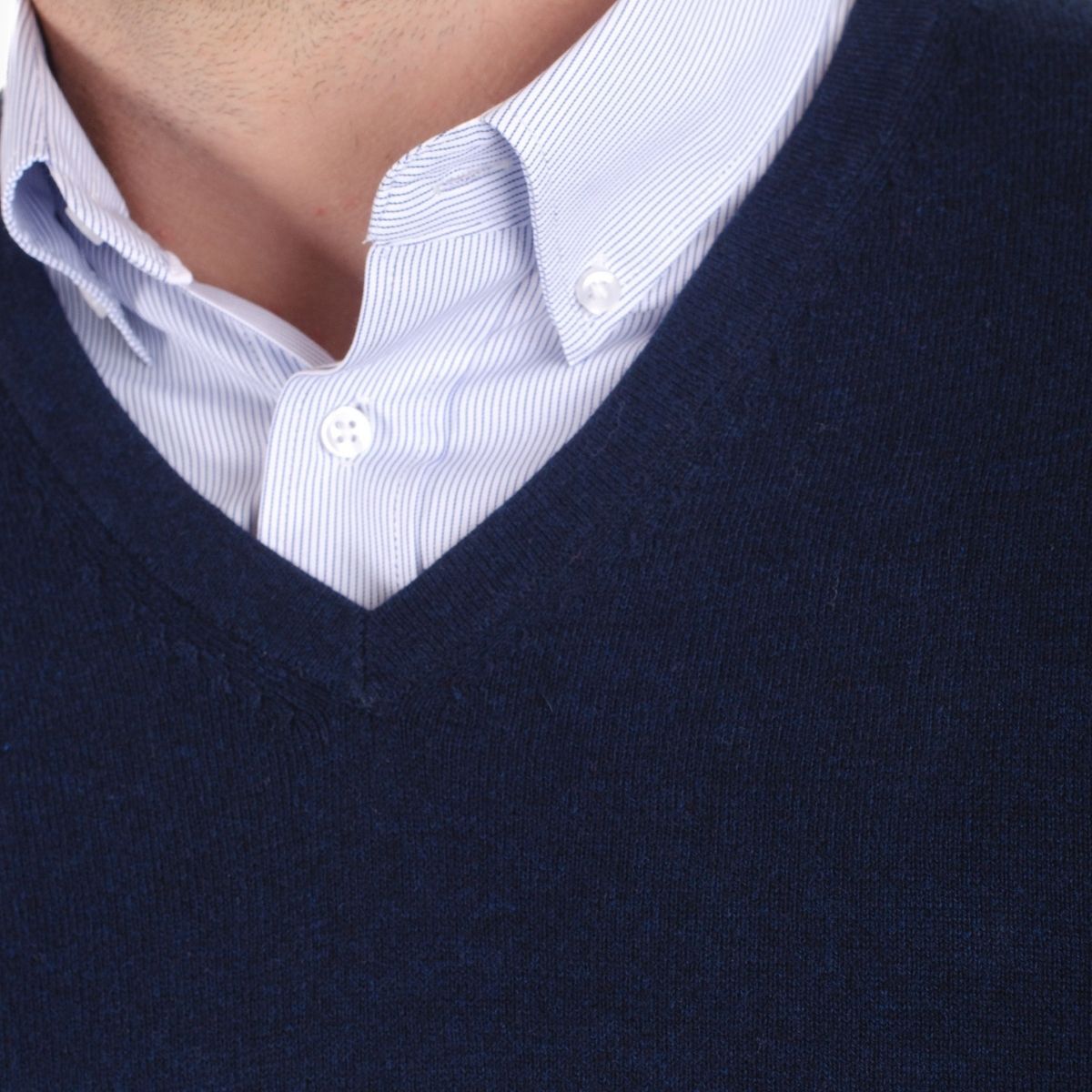 MOSS - Sweater cuello V Clásico