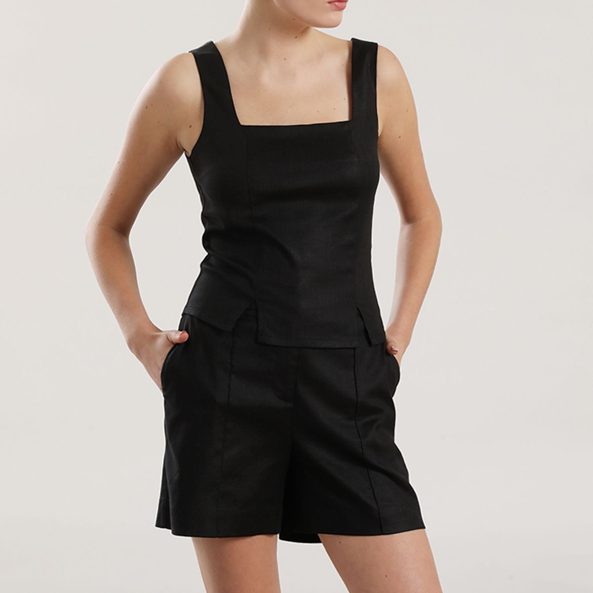 LIOLA - Short lino Liola mujer negro