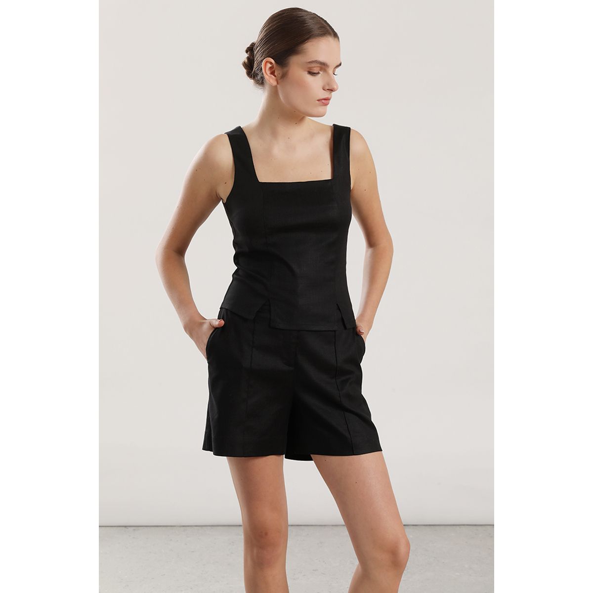 LIOLA - Short lino Liola mujer negro