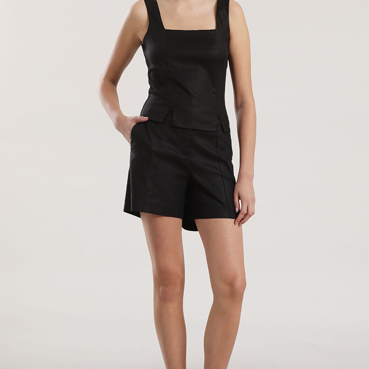 LIOLA - Short lino Liola mujer negro