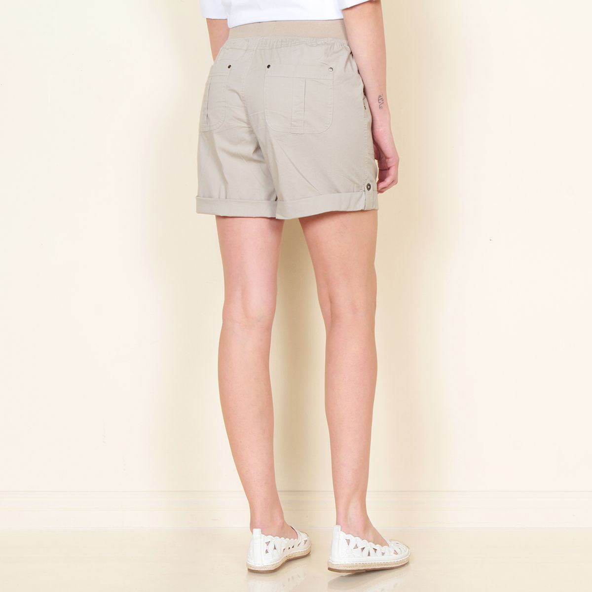 WADOS - SHORT SOLIDO CON CINTURA ELASTICADA Y LAZO ROLL UP