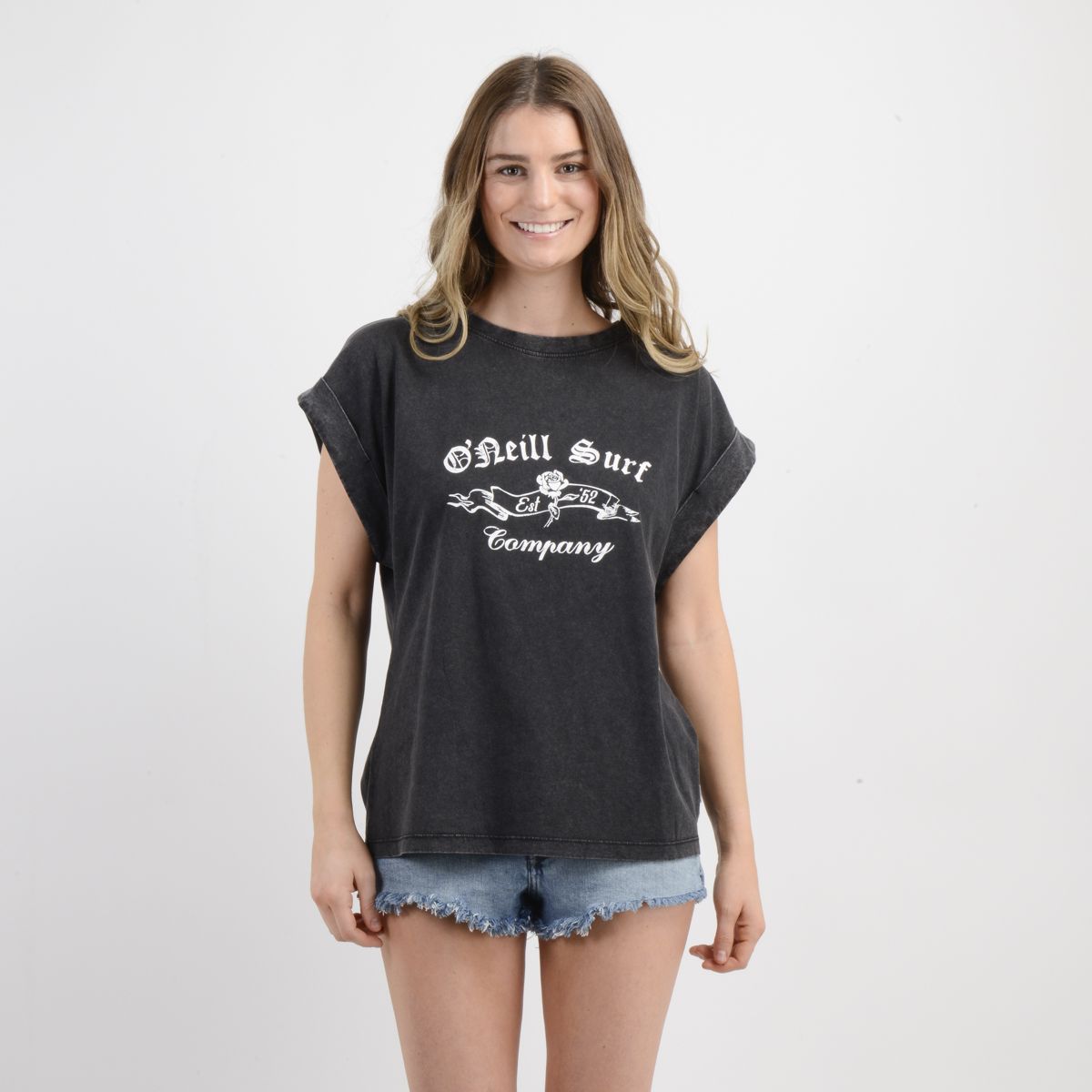 O'NEILL - POLERA MANGA CORTA SUR FLOWER NEGRO