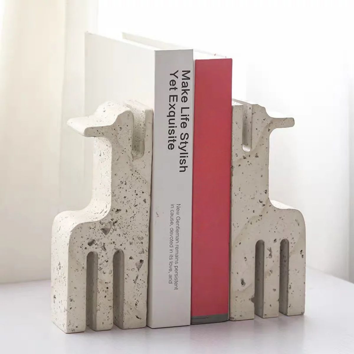 SANTU HOME & DECO - Sujeta Libros Escultura Etnica Travertino Soporte