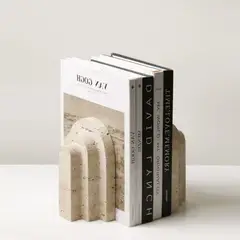 SANTU HOME & DECO - Sujeta Libros Escultura Griega Travertino Soporte