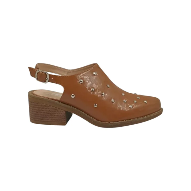 HERIEL - Zapato Camel Tachas Charol