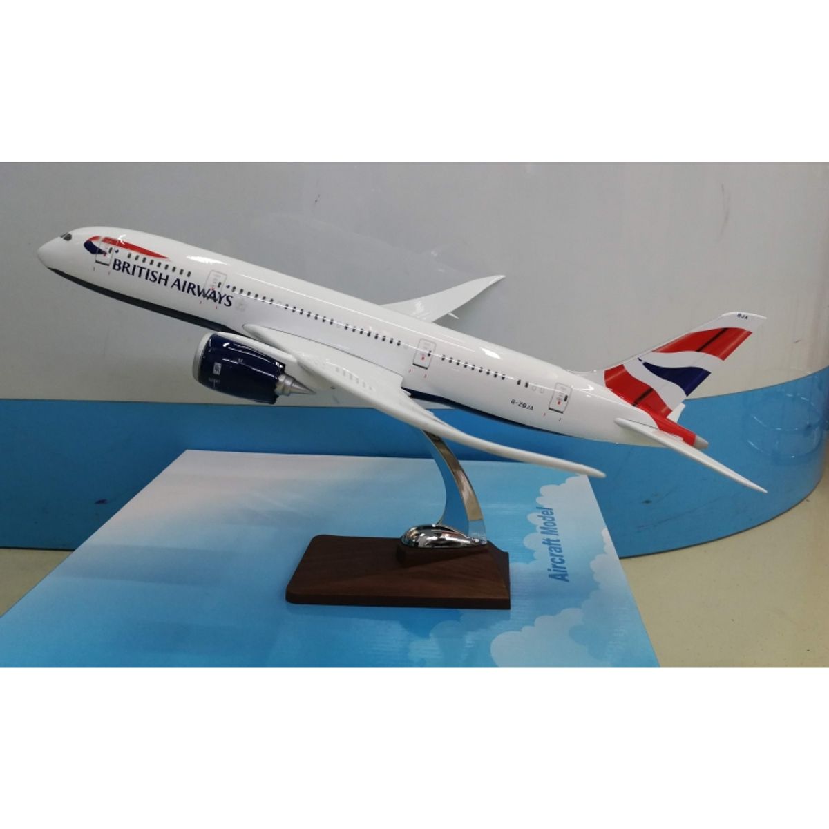 GENERICO - AIRPLANE BOEING 787-8 BRITISH AIRWAYS 43CM