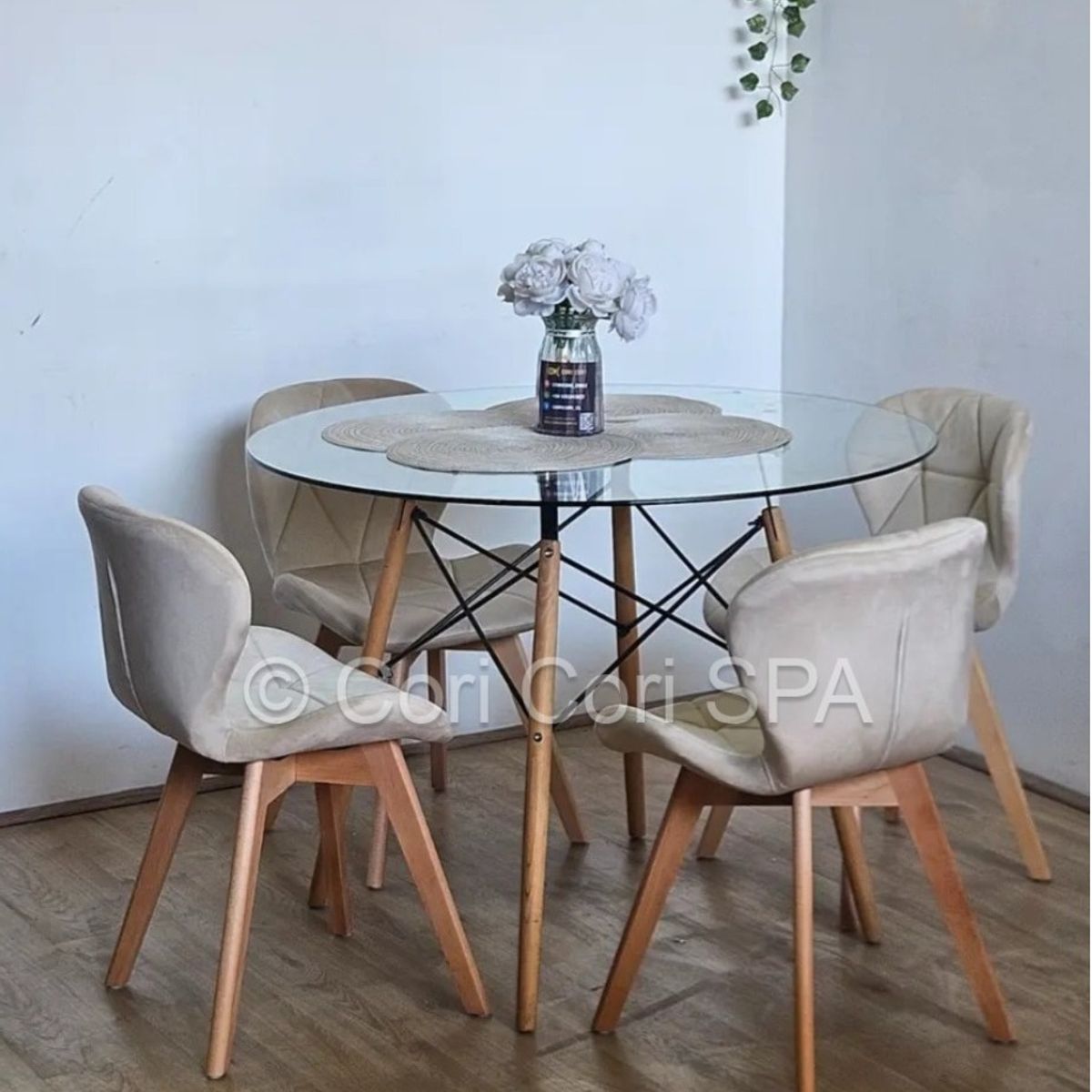 CORI CORI - Juego de Comedor Mesa Eames Vidrio 80cm + 4 Sillas Mariposa Velvet…