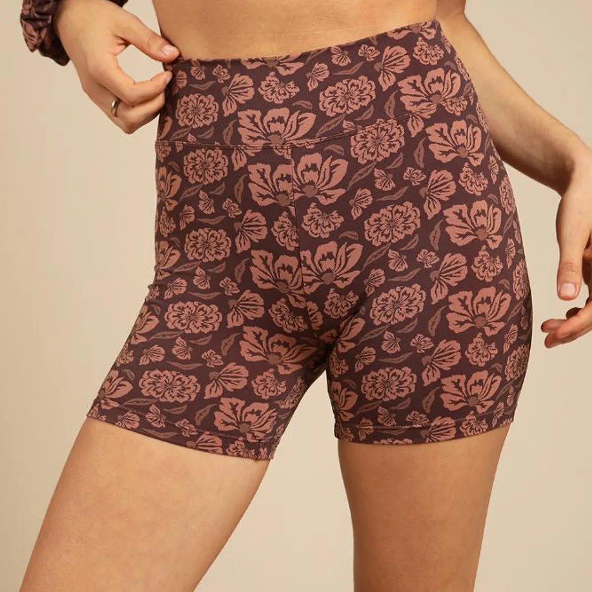 MALI - Biker Eco Short Autumnal Flowers