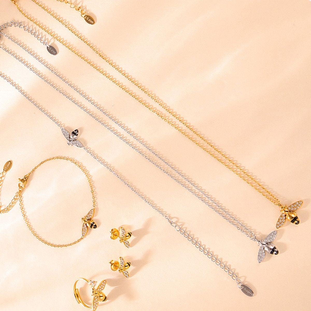 LUX JOYAS - Pulsera Baño Oro Amarillo 18k Abeja Brillitos