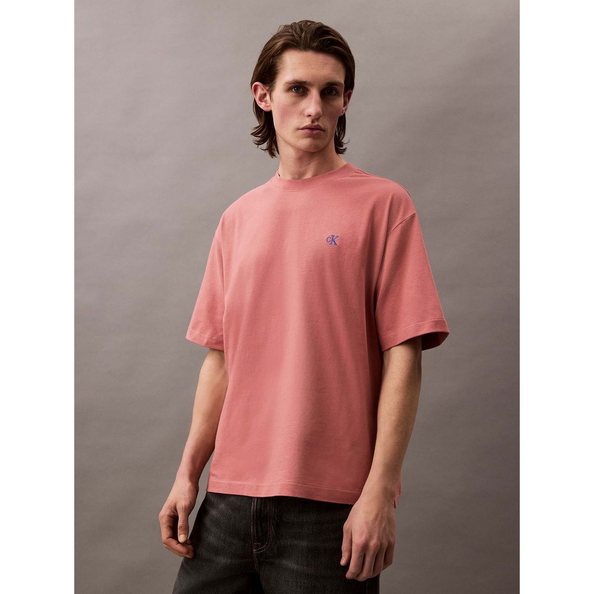 CALVIN KLEIN - Polera Relaxed con Monograma Archive Rosado Calvin Klein
