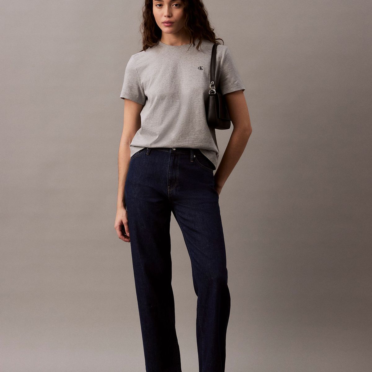 CALVIN KLEIN - Polerón Archive Logo Gris Calvin Klein