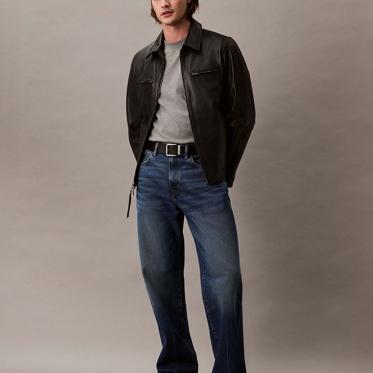 CALVIN KLEIN - Polera Relaxed con Monograma Archive Gris Calvin Klein