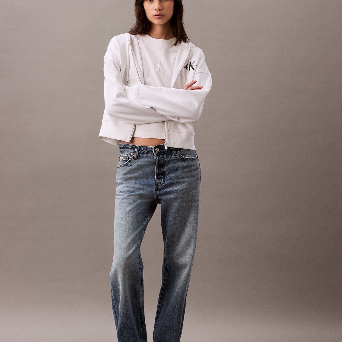 CALVIN KLEIN - Polera Cropped con Monograma Blanco Calvin Klein