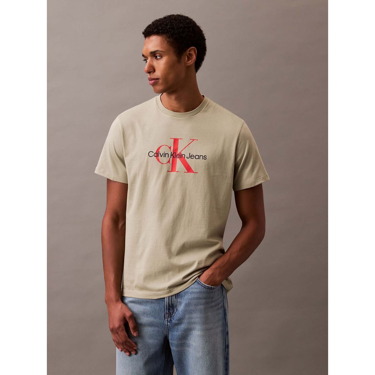 CALVIN KLEIN - Polera Monogram Verde Calvin Klein