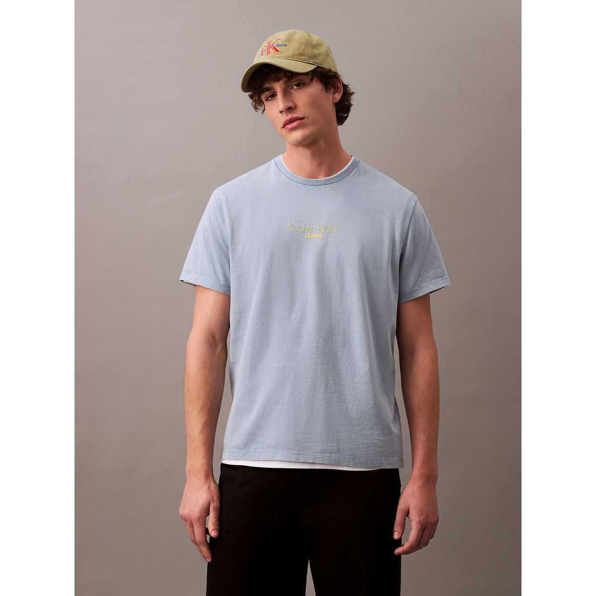 CALVIN KLEIN - Polera Acid Wash Graphic Celeste Calvin Klein