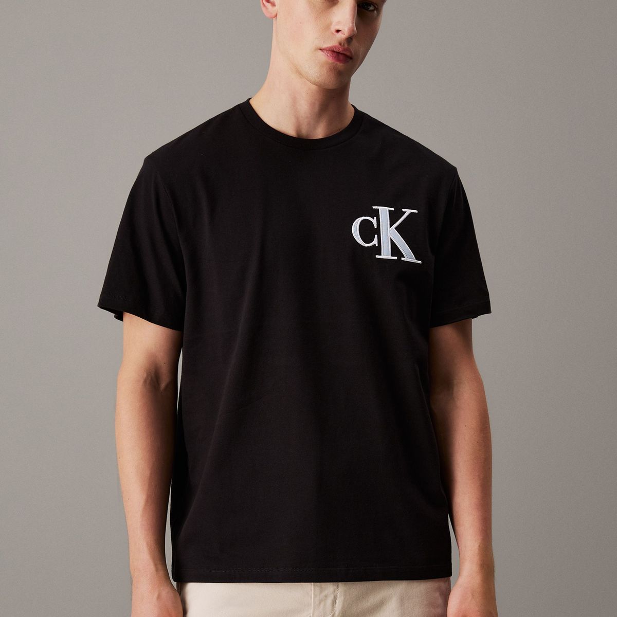 CALVIN KLEIN - Polera 20S Varsity Negro Calvin Klein