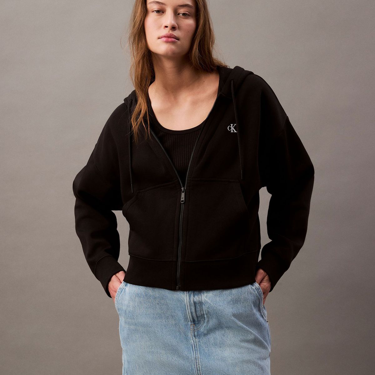 CALVIN KLEIN - Polerón con Gorro Archive Logo Negro Calvin Klein