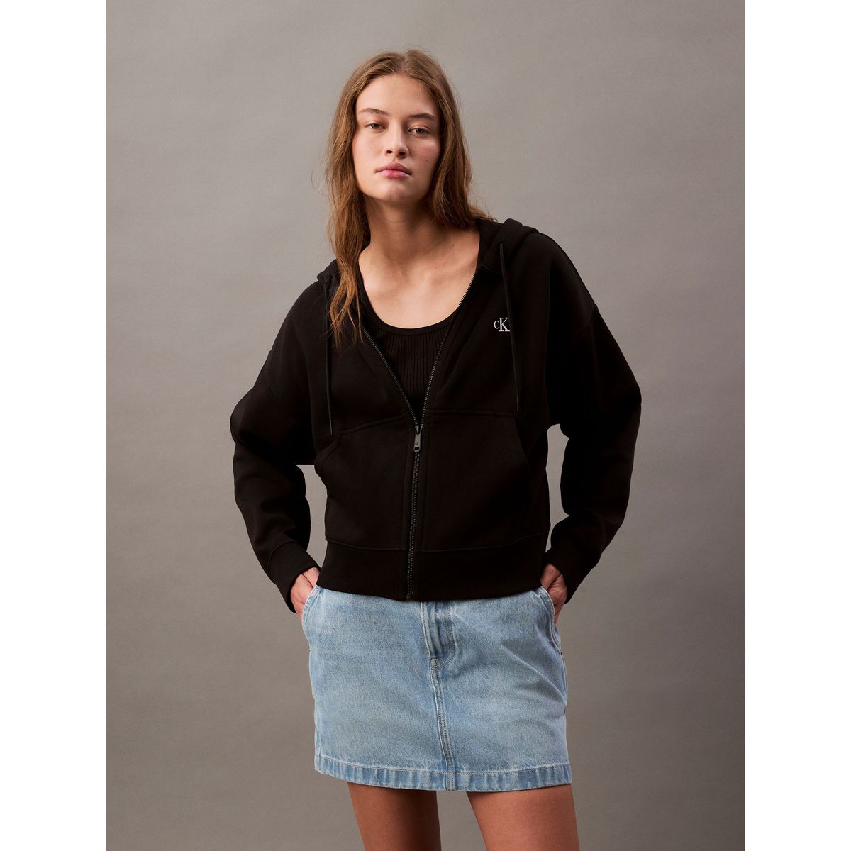 CALVIN KLEIN - Polerón con Gorro Archive Logo Negro Calvin Klein