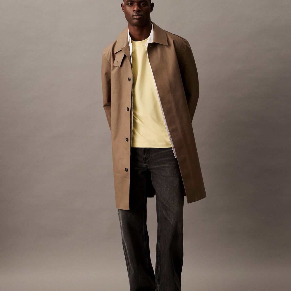 CALVIN KLEIN - Polera Relaxed con Monograma Archive Verde Calvin Klein