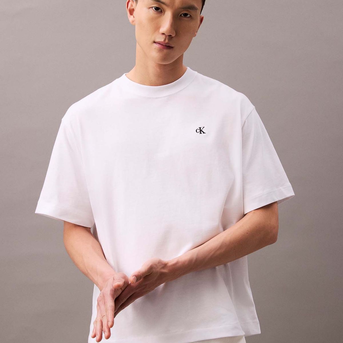 CALVIN KLEIN - Polera Relaxed con Monograma Archive Blanco Calvin Klein