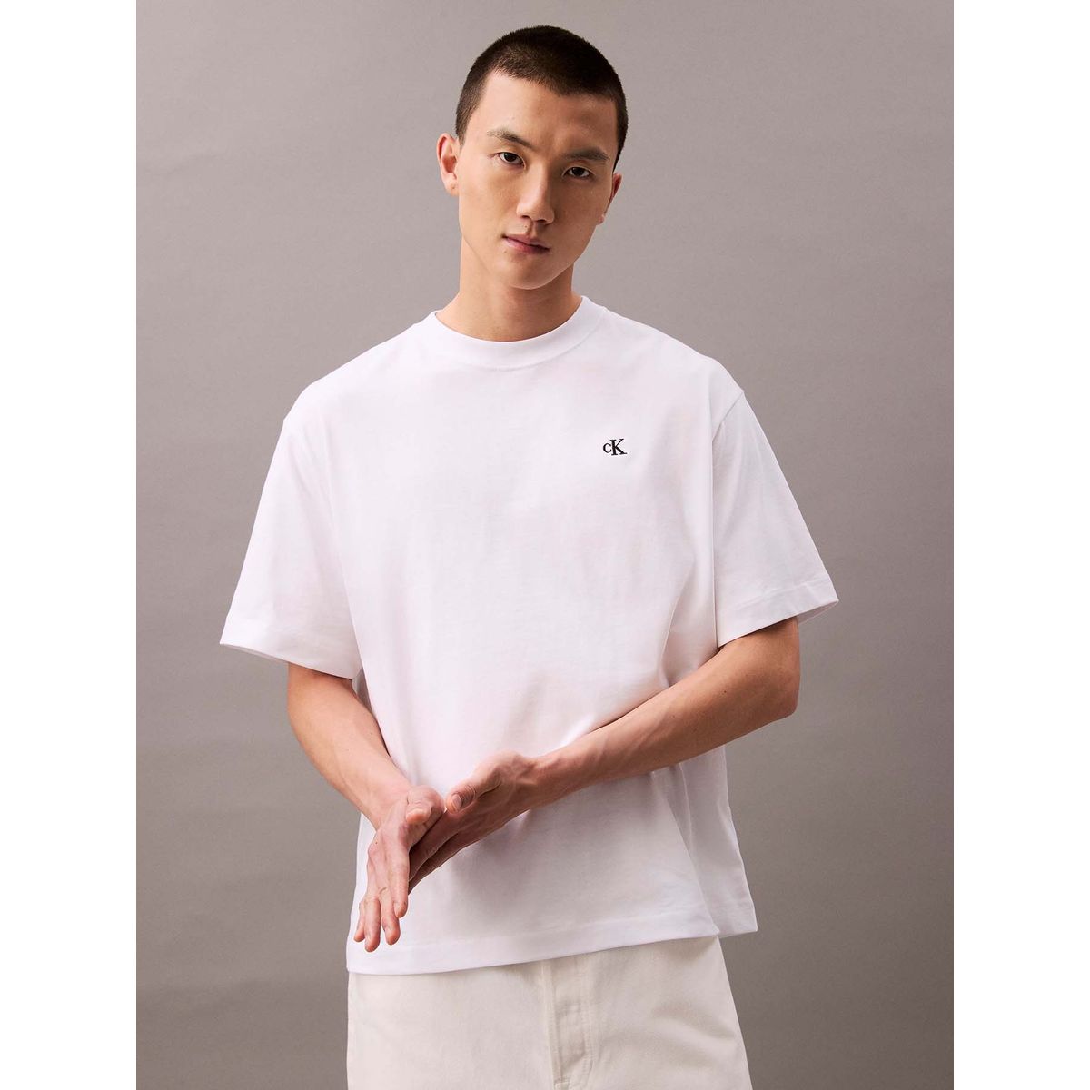 CALVIN KLEIN - Polera Relaxed con Monograma Archive Blanco Calvin Klein